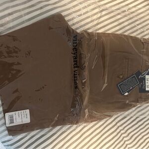 NWT Vineyard Vines breaker pants. Size 38x30